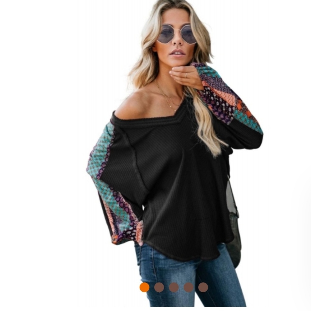 💕(LAST ONE)  multi colored top with print sleeves - Picture 2 of 5